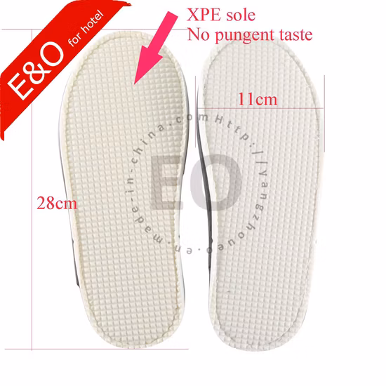 XPE 밑창과 발가락이 막힌 회색 산호 벨벳 호텔 슬리퍼
